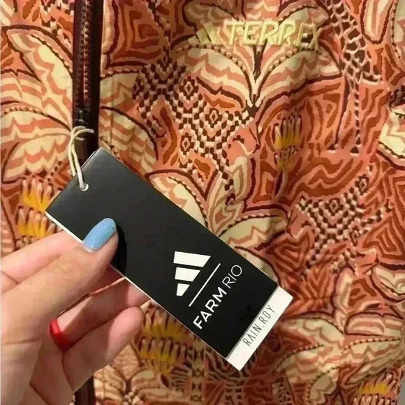 NWT rare ADIDAS X FARM RIO TERREX MULTI RAIN
JACKET Sz M in hazy copper/fox red - Picture 4 of 6